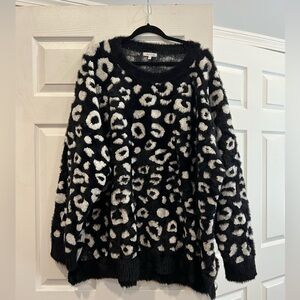 Oversized black and white, plus size furry sweater. NEVER WORN! 3X